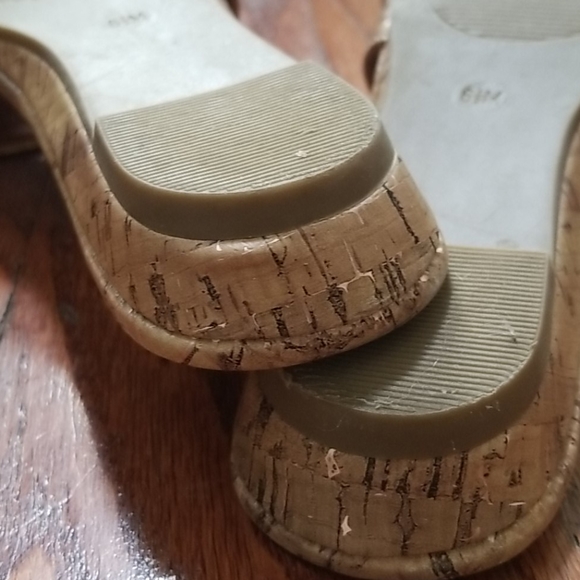 GUESS JEENA2 TAN CORK SANDAL SLIDES SIZE 6.5 - Picture 4 of 4